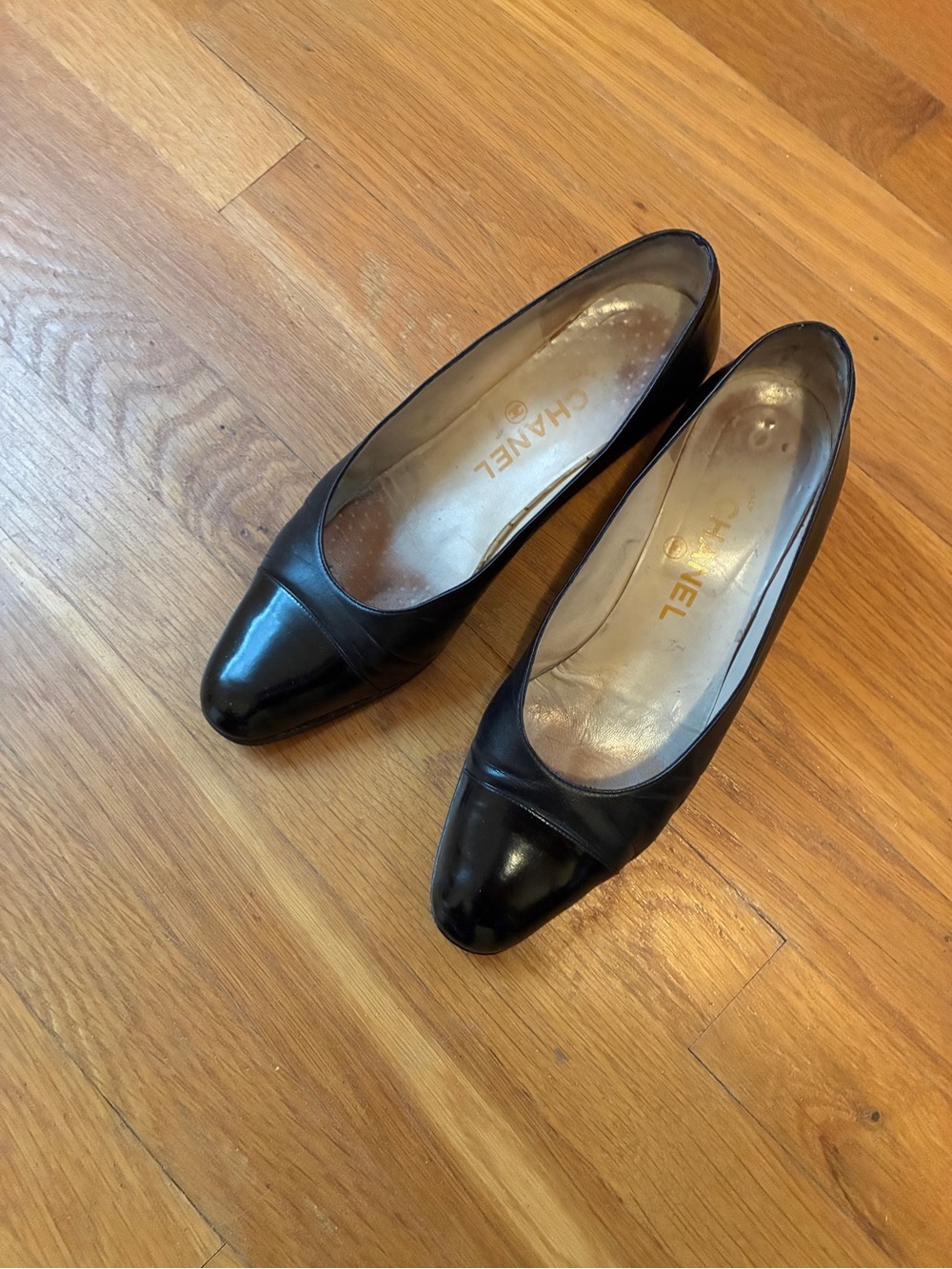 CHANEL Black heels